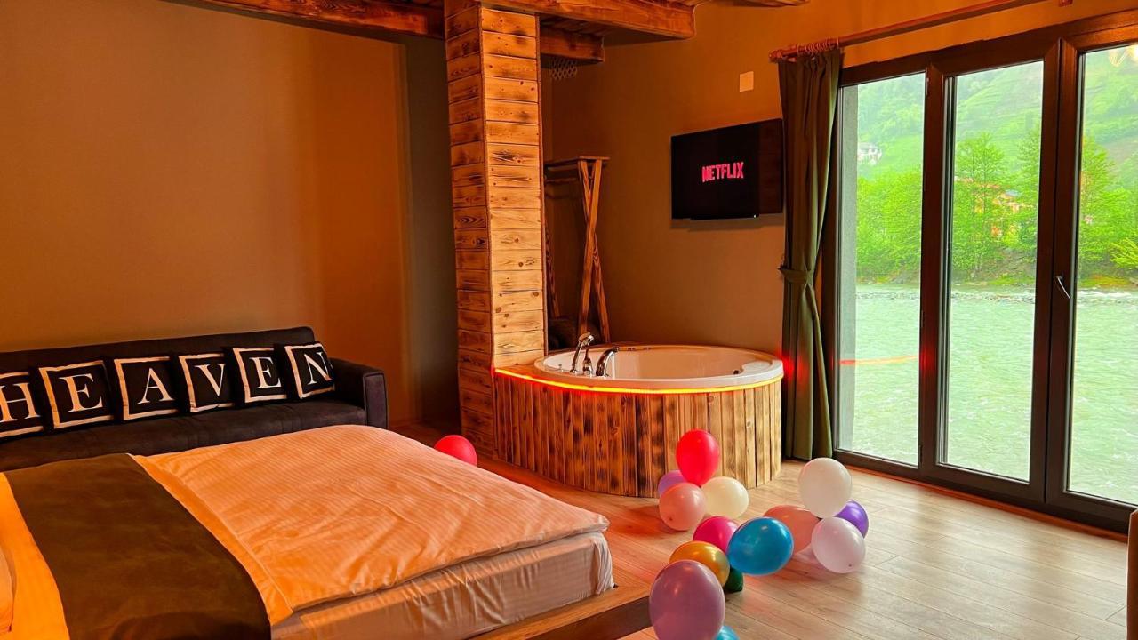 לינה וארוחת בוקר Ardeşen Heaven Vip Wooden Palace מראה חיצוני תמונה